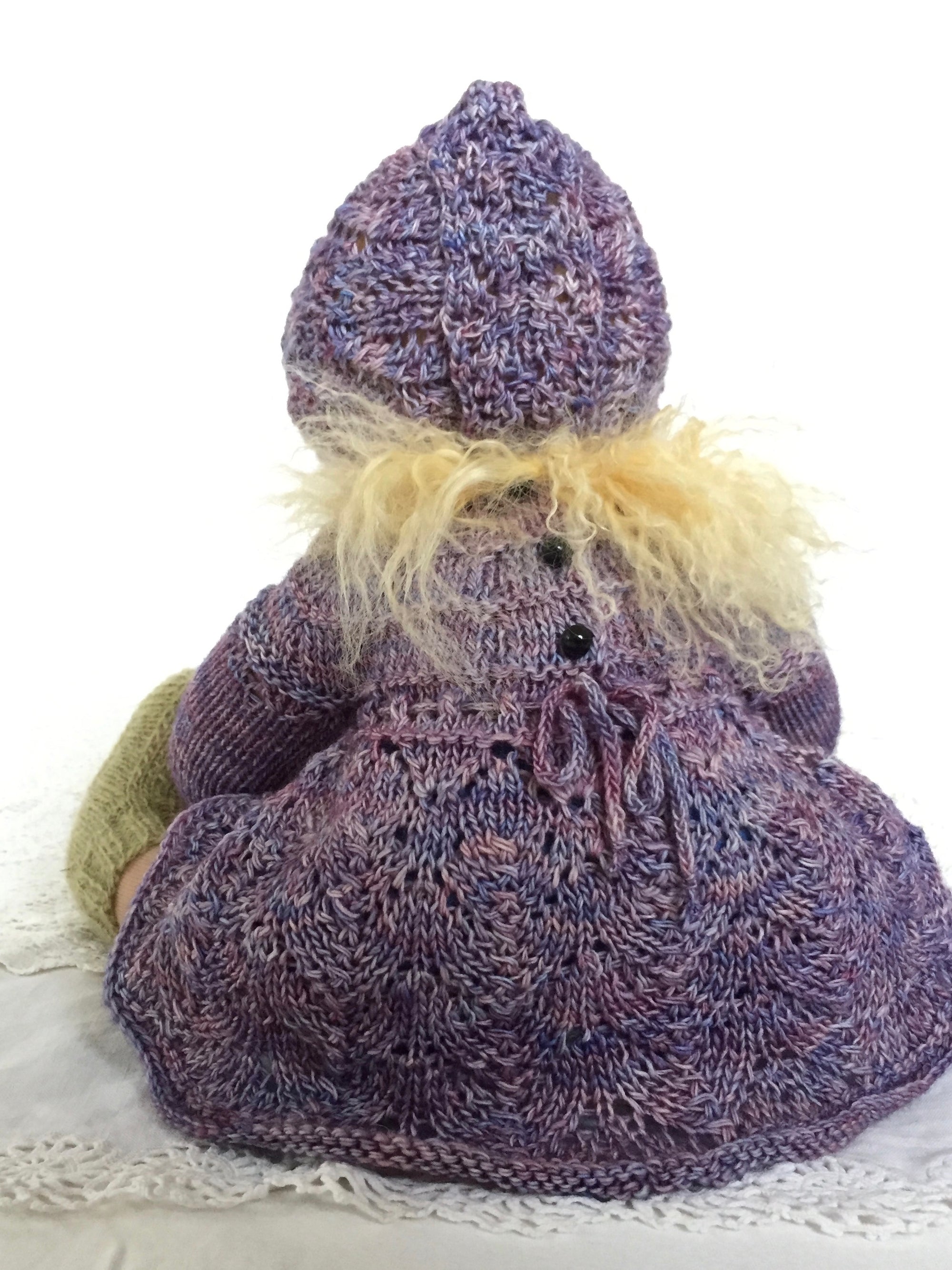 Falling Leaf Bonnet - Knitting Pattern - Cloth & Twine